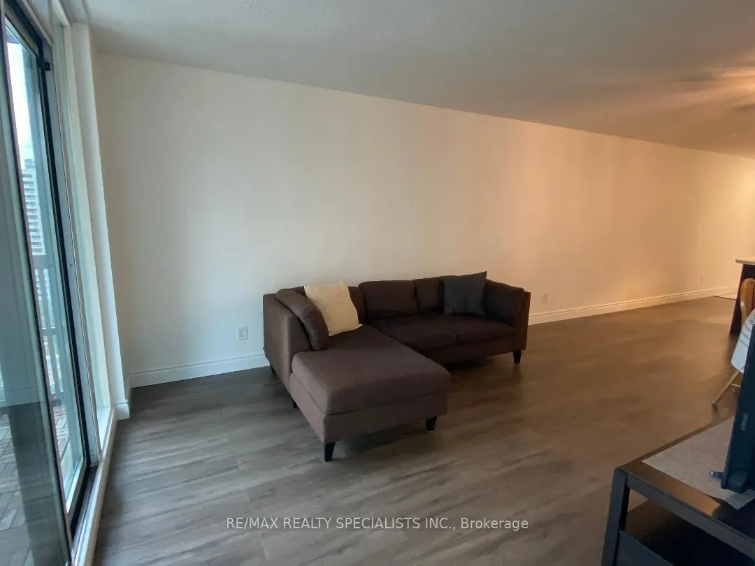 156 Enfield Place, #2001