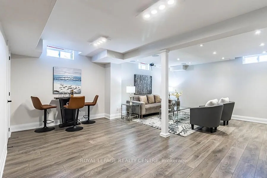 3 Lake Louise Drive