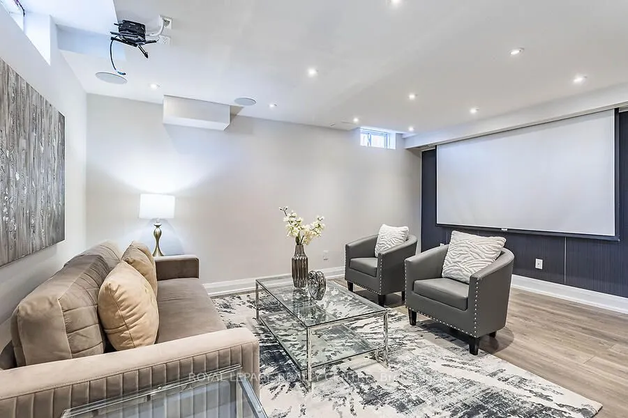 3 Lake Louise Drive