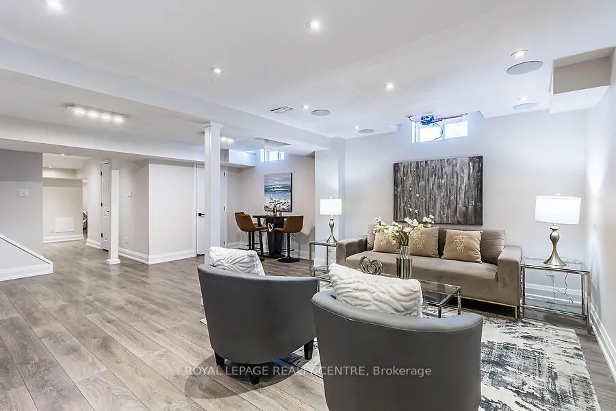 3 Lake Louise Drive