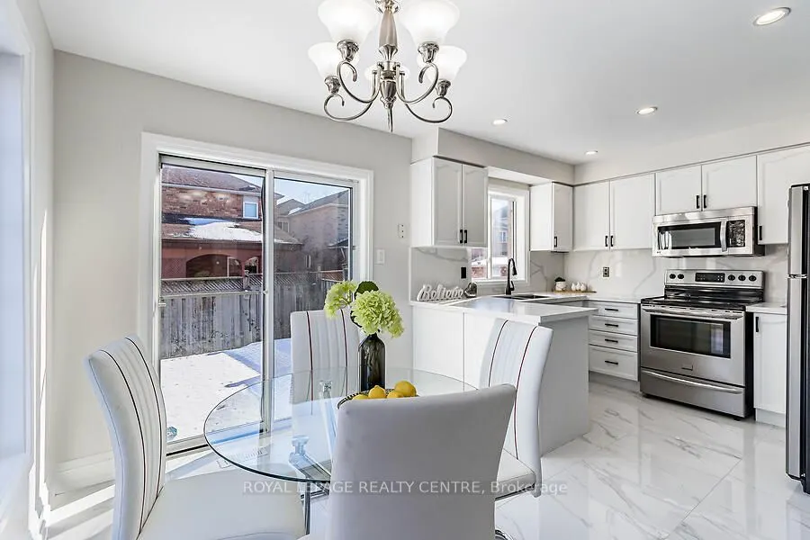 3 Lake Louise Drive