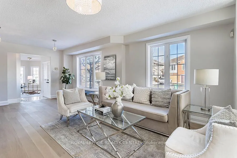 3 Lake Louise Drive