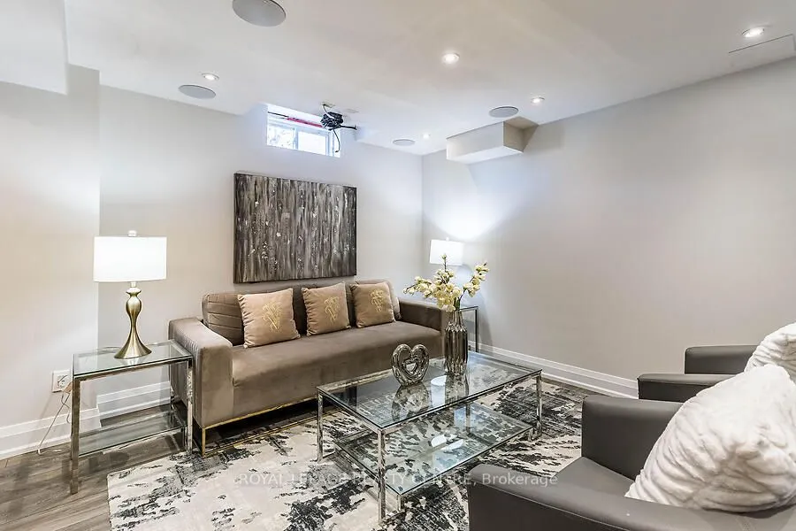 3 Lake Louise Drive