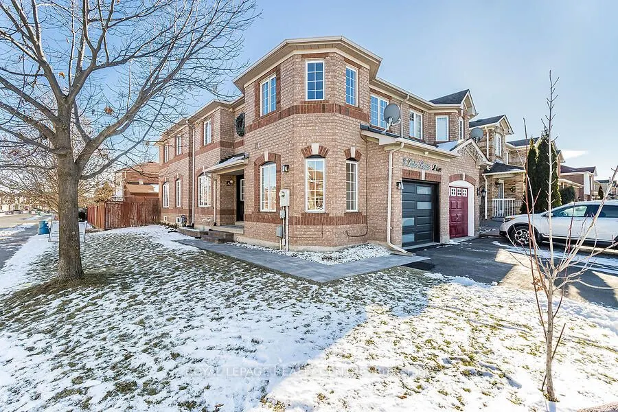 3 Lake Louise Drive