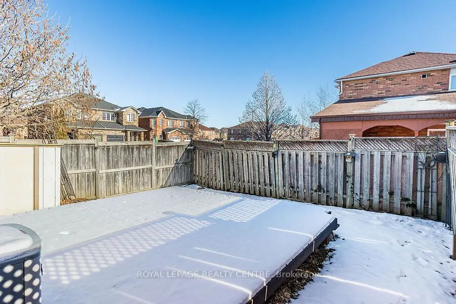 3 Lake Louise Drive