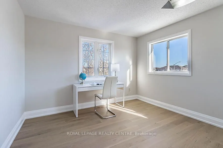 3 Lake Louise Drive