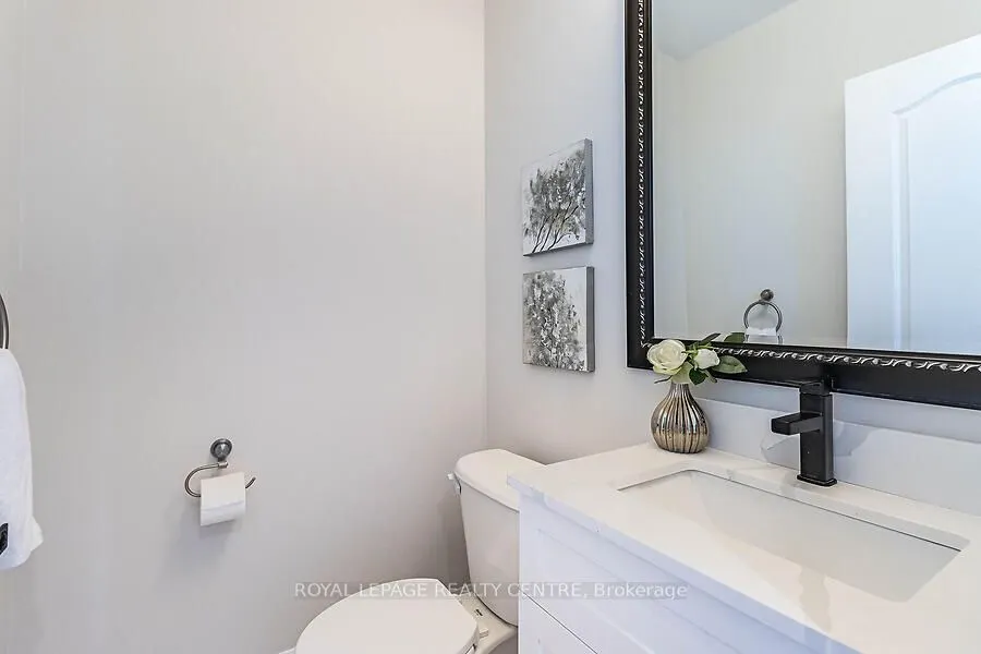 3 Lake Louise Drive