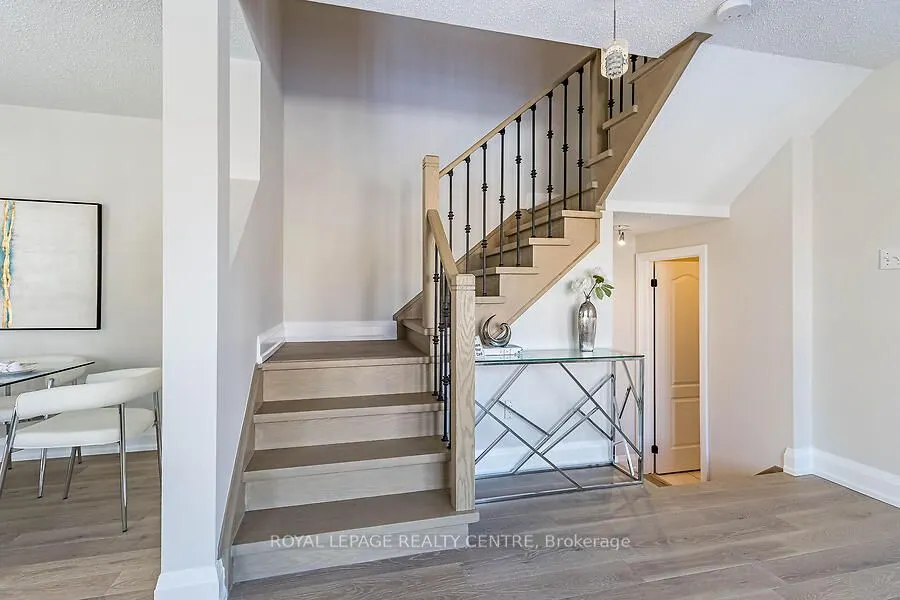3 Lake Louise Drive