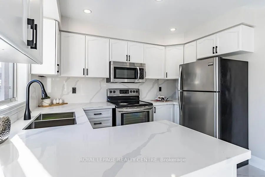 3 Lake Louise Drive