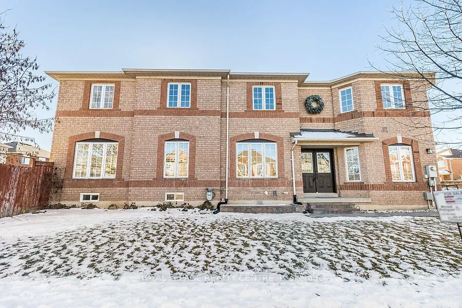 3 Lake Louise Drive