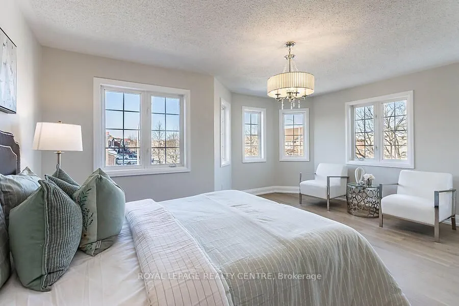3 Lake Louise Drive