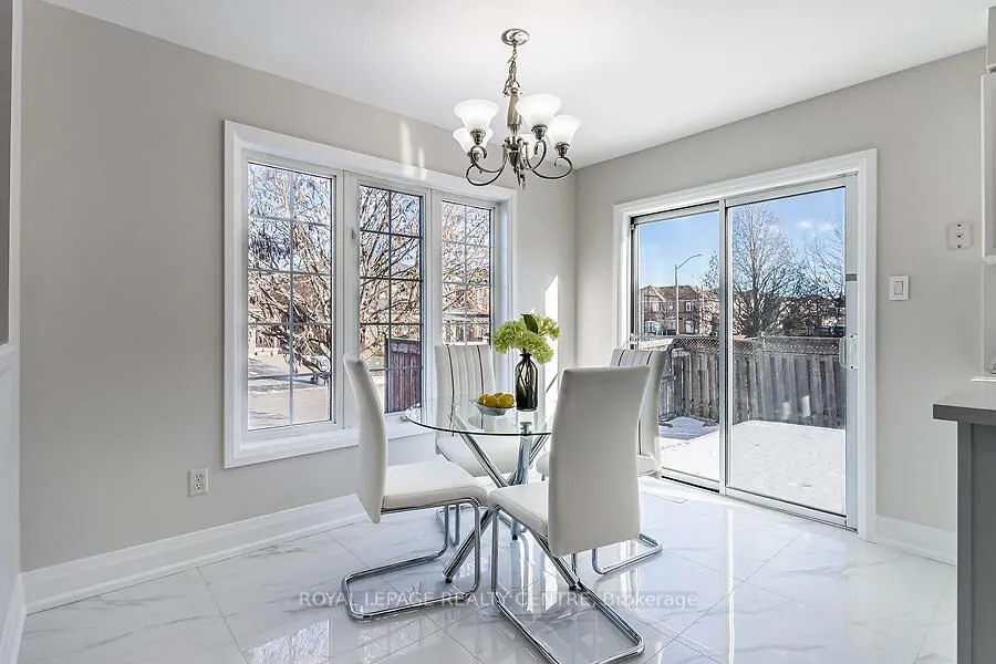 3 Lake Louise Drive