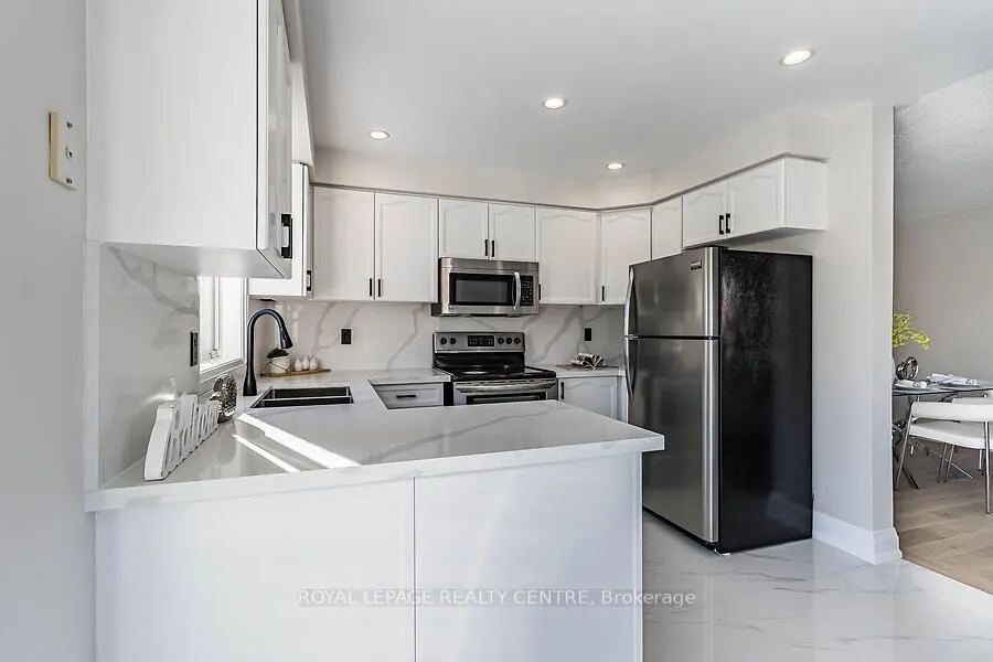 3 Lake Louise Drive