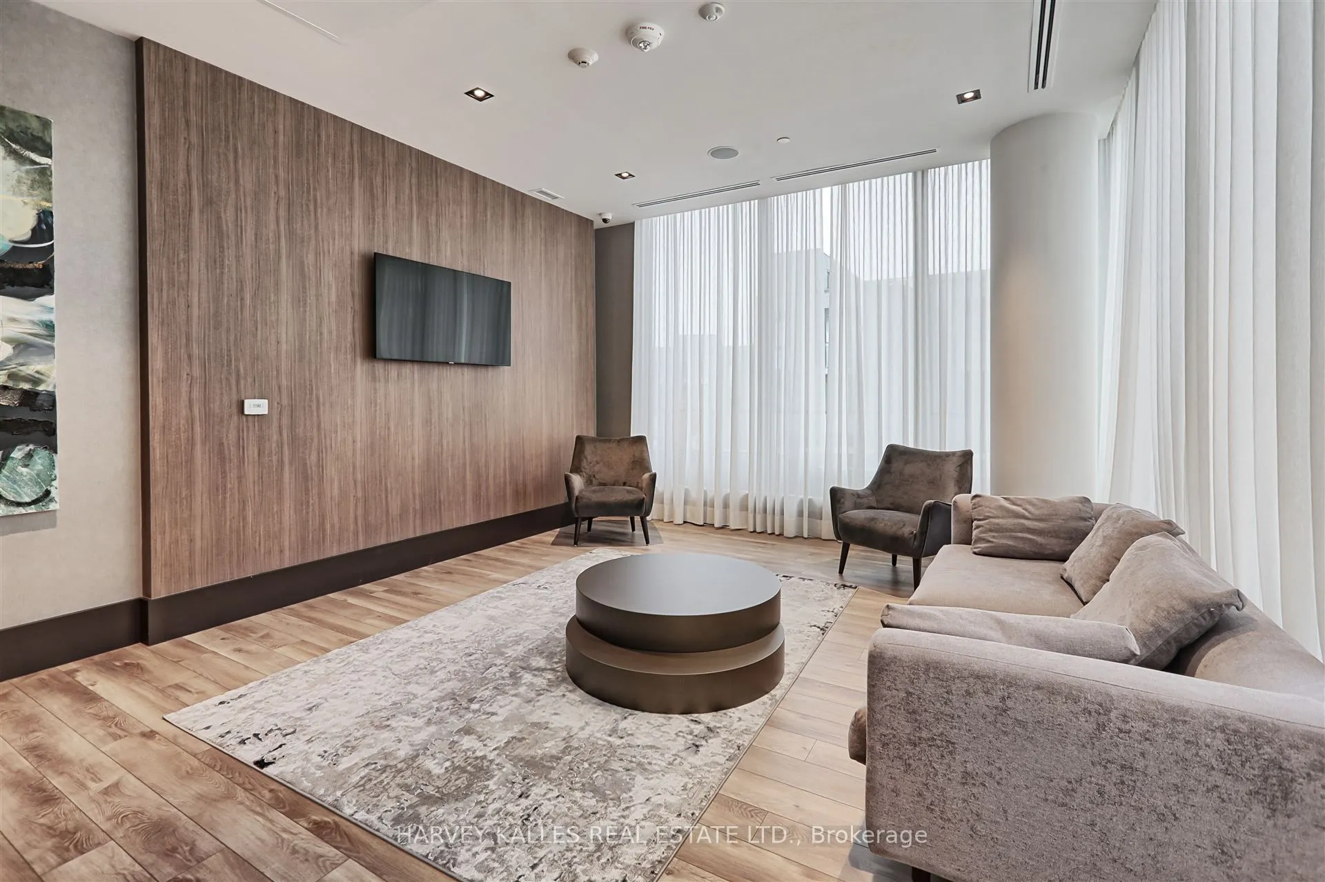 4208 Dundas Street W #412