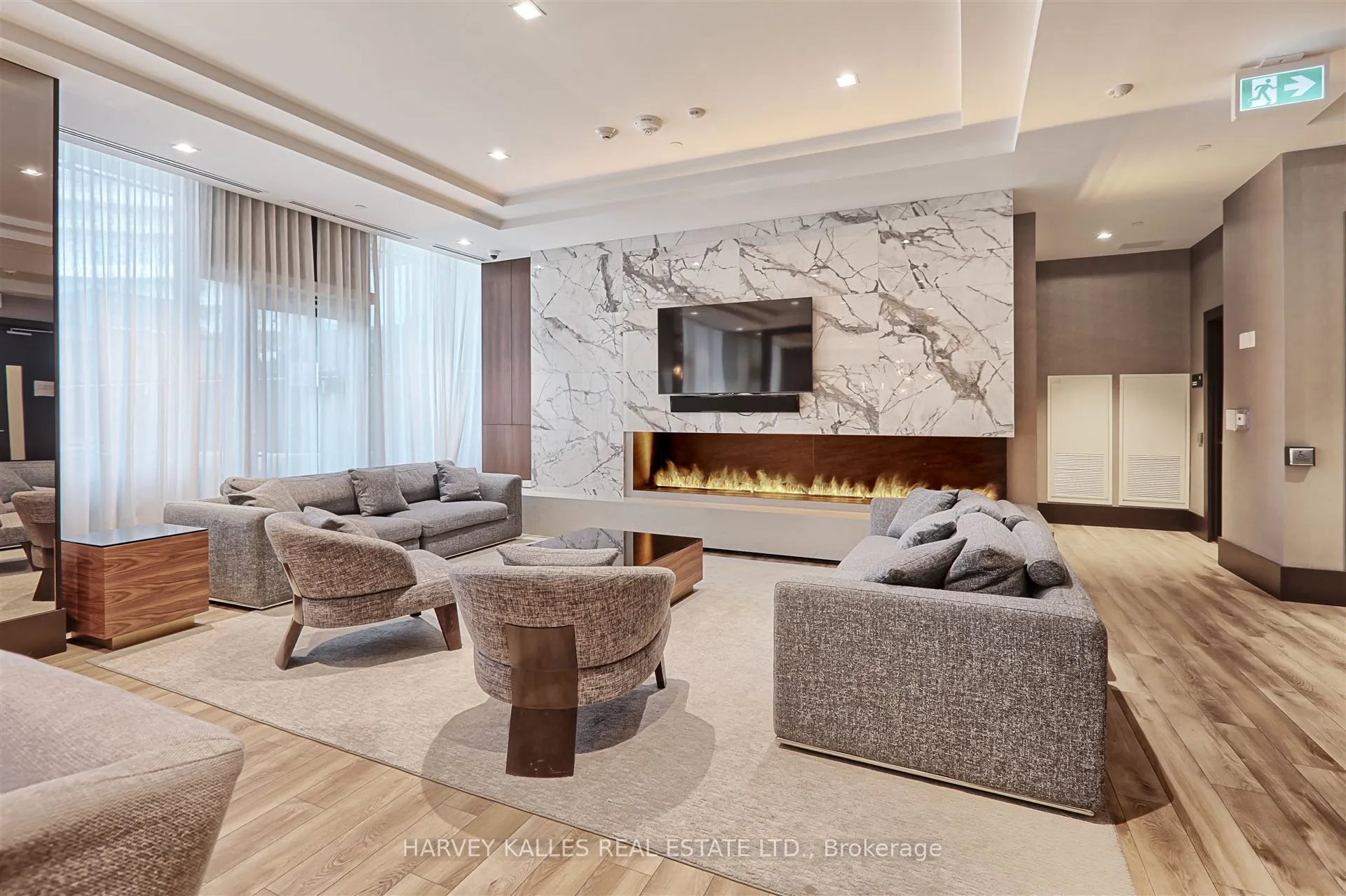4208 Dundas Street W #412