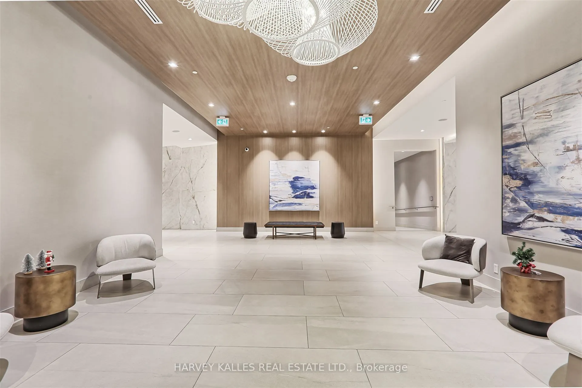 4208 Dundas Street W #412