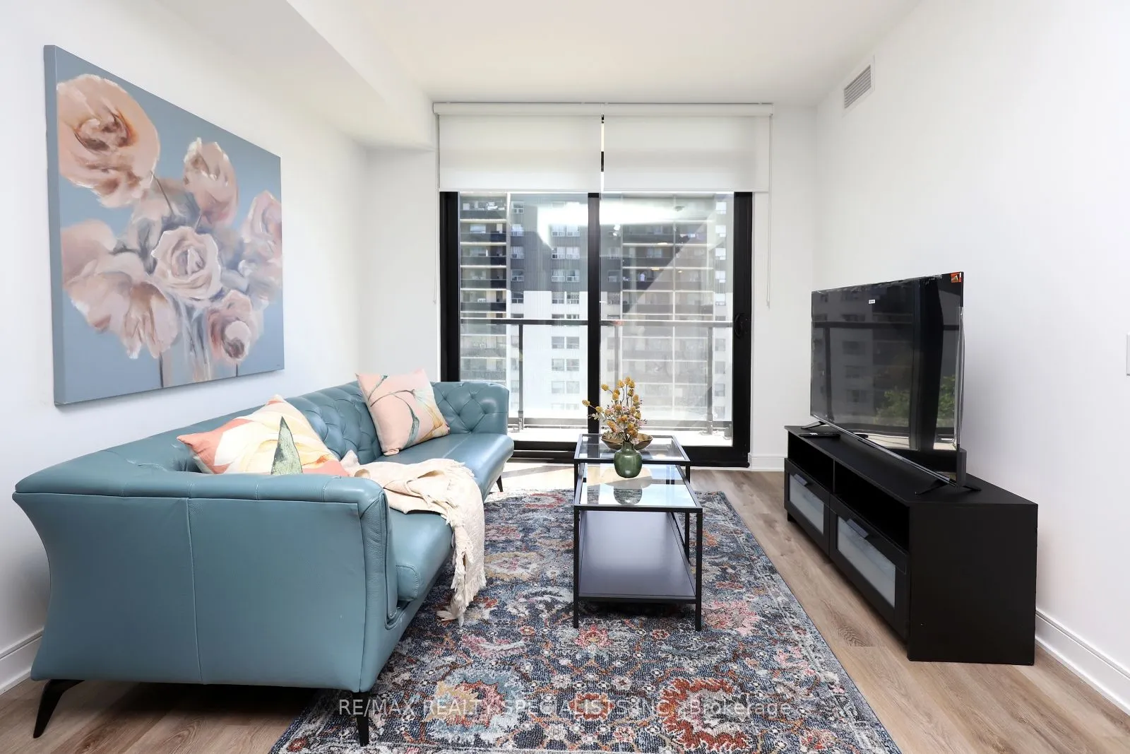86 Dundas Street E, #617