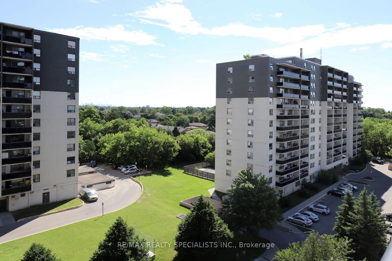 86 Dundas Street E, #617