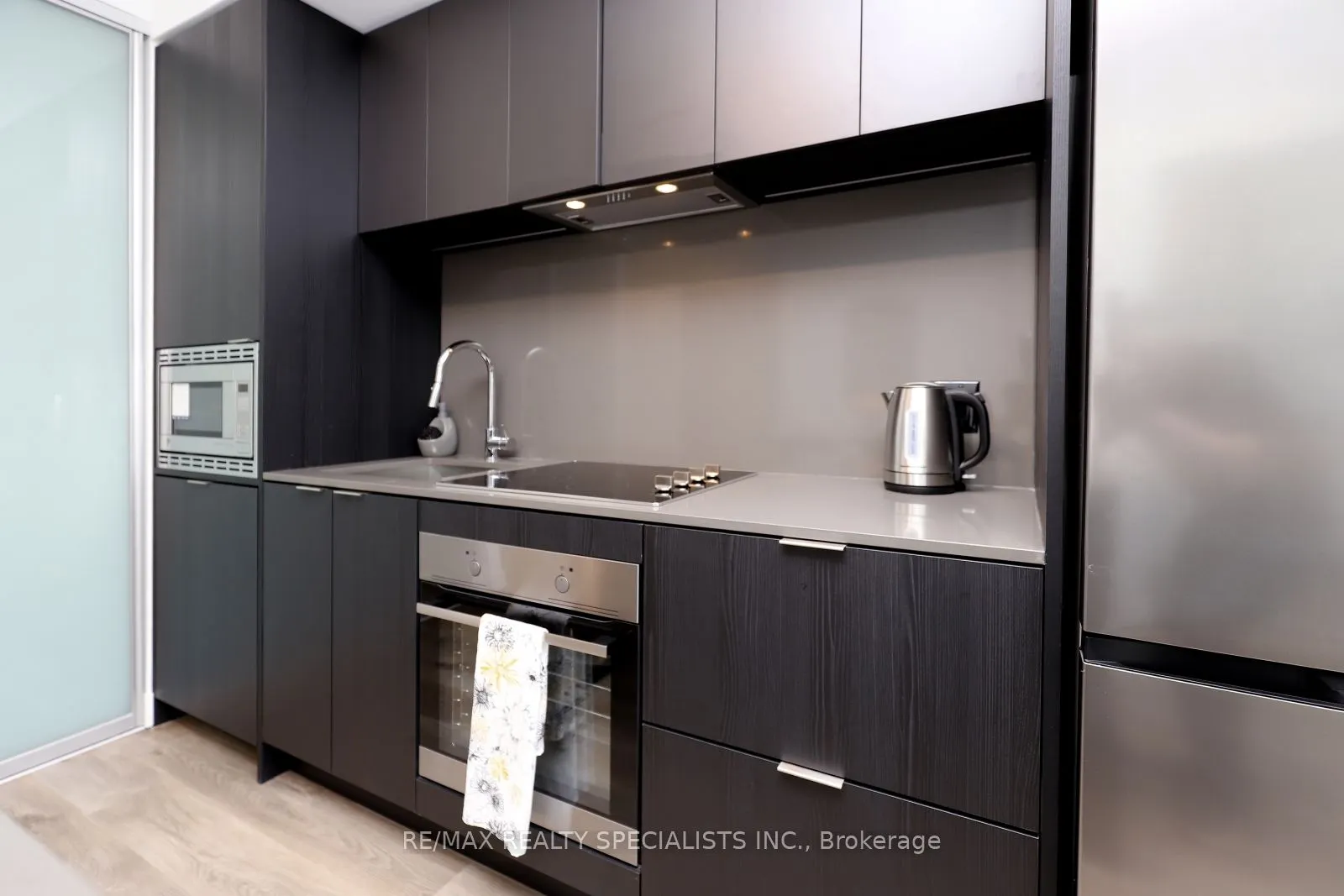 86 Dundas Street E, #617