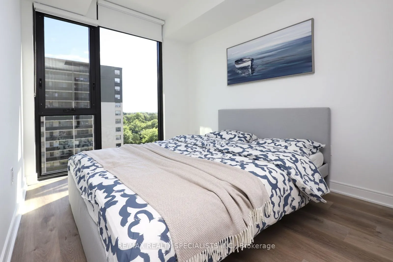 86 Dundas Street E, #617