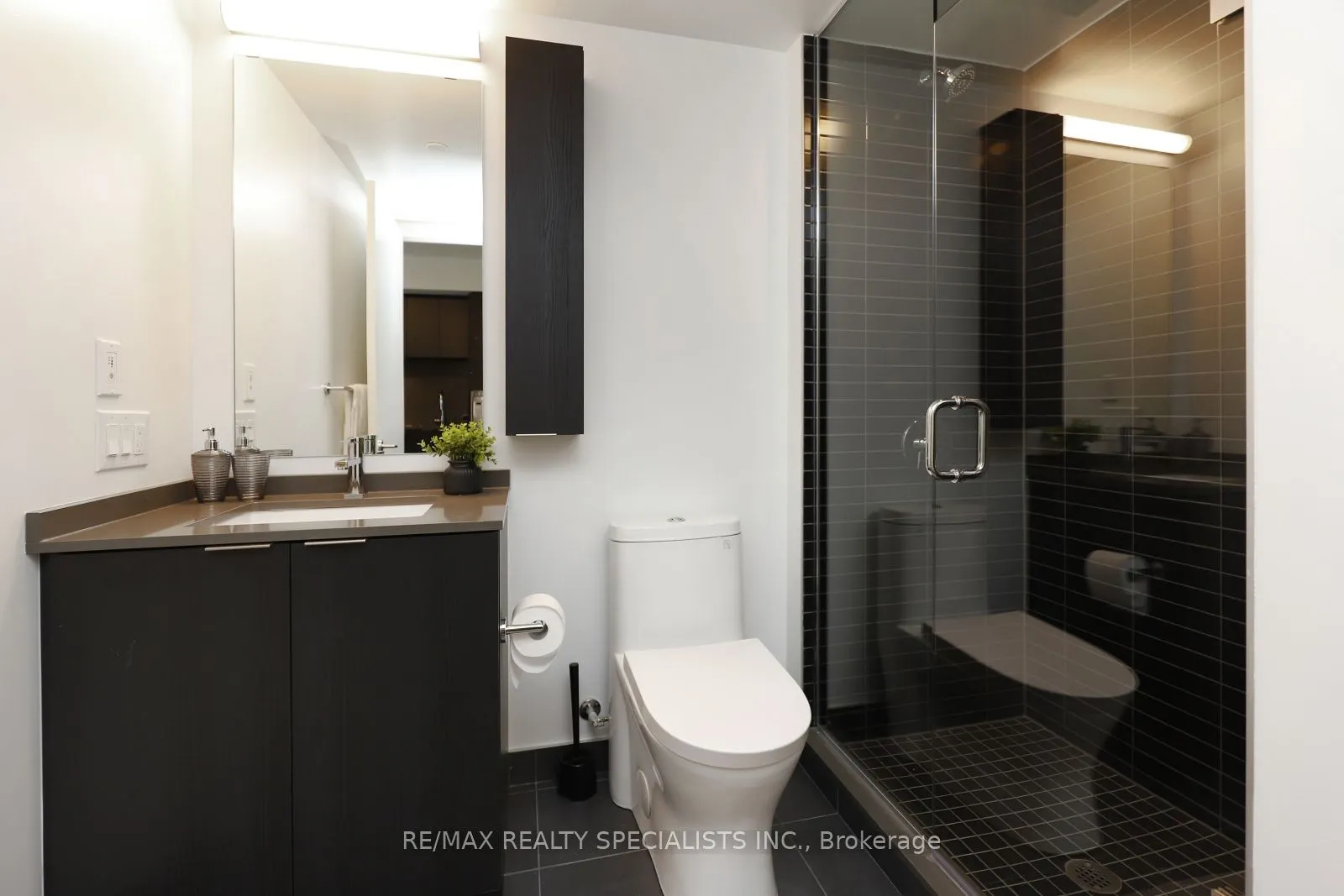 86 Dundas Street E, #617