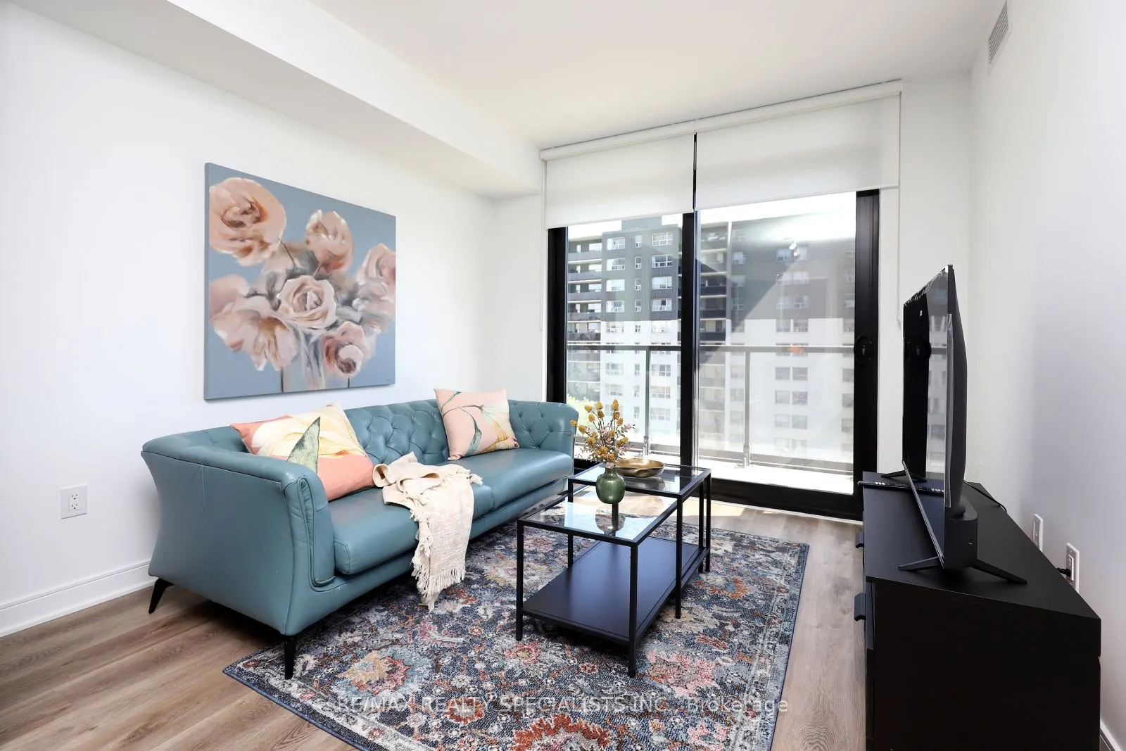 86 Dundas Street E, #617