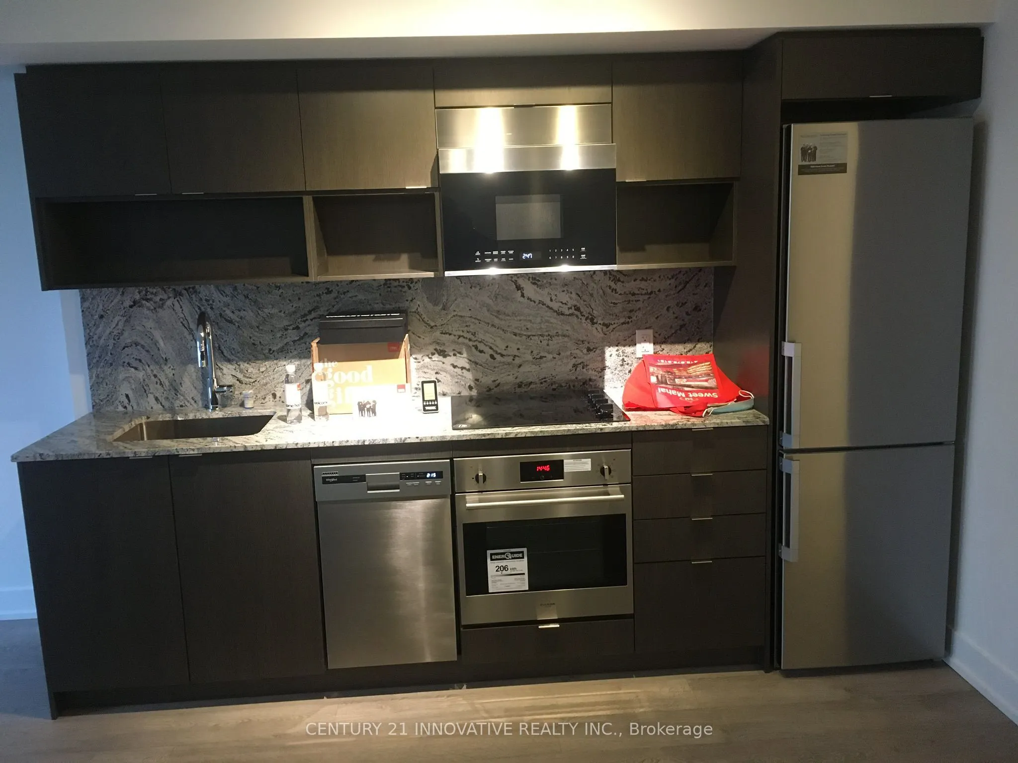 9 Mabelle Avenue, #2320