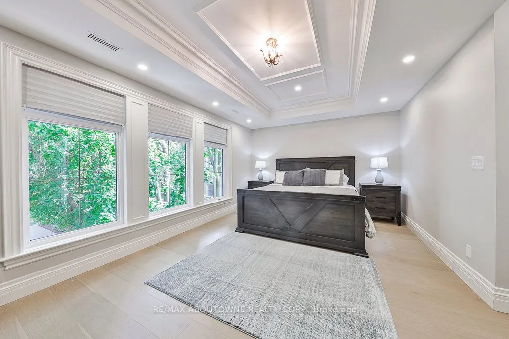 2409 Lakeshore Road