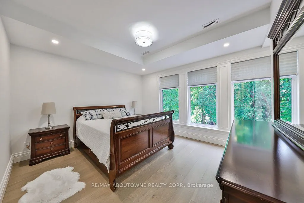 2409 Lakeshore Road