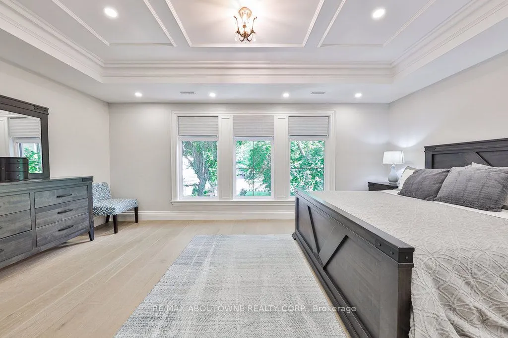 2409 Lakeshore Road