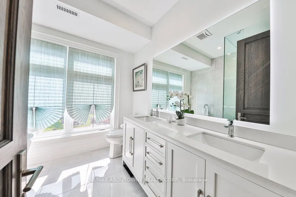2409 Lakeshore Road