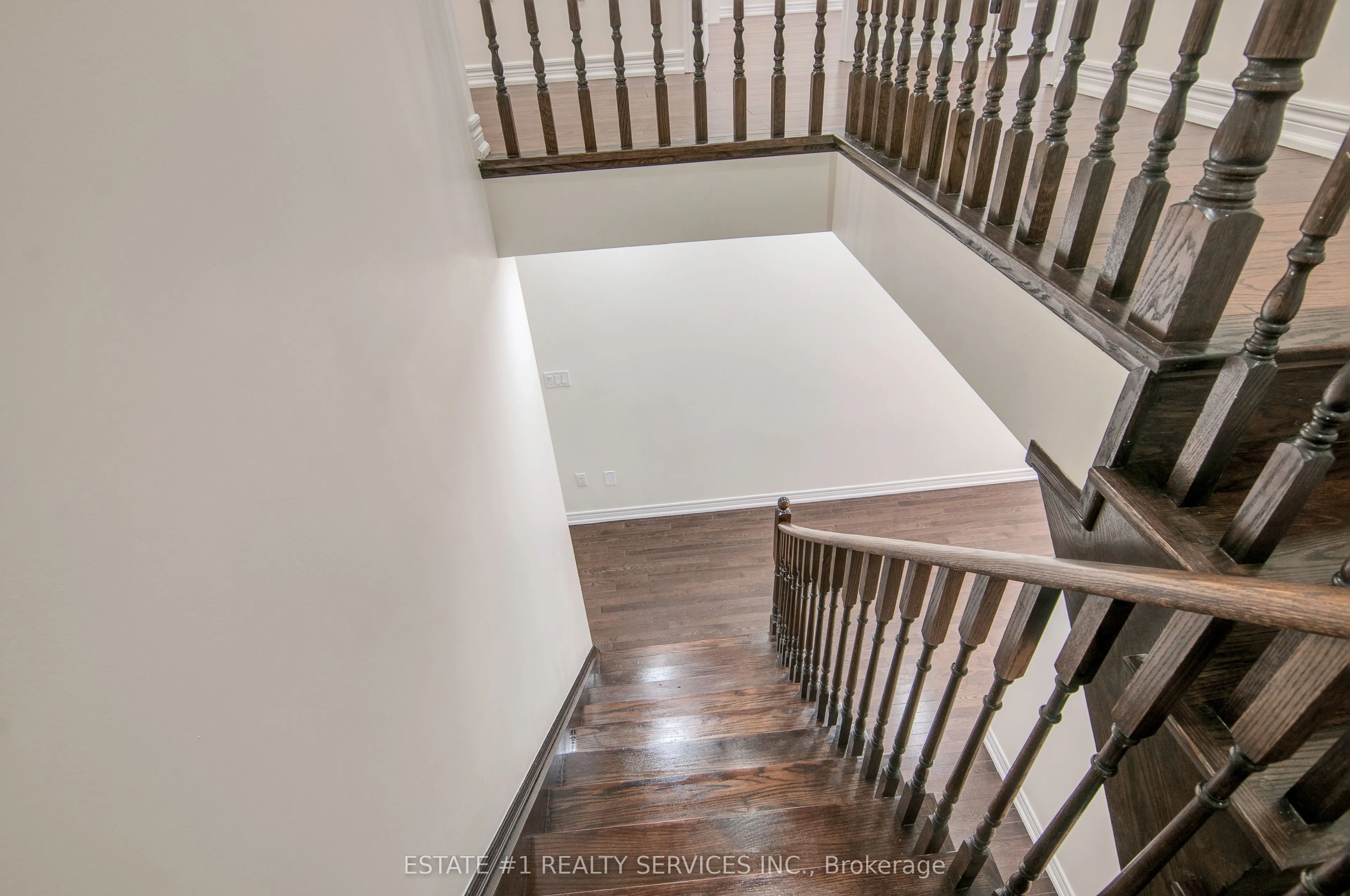 52 Haverstock Crescent