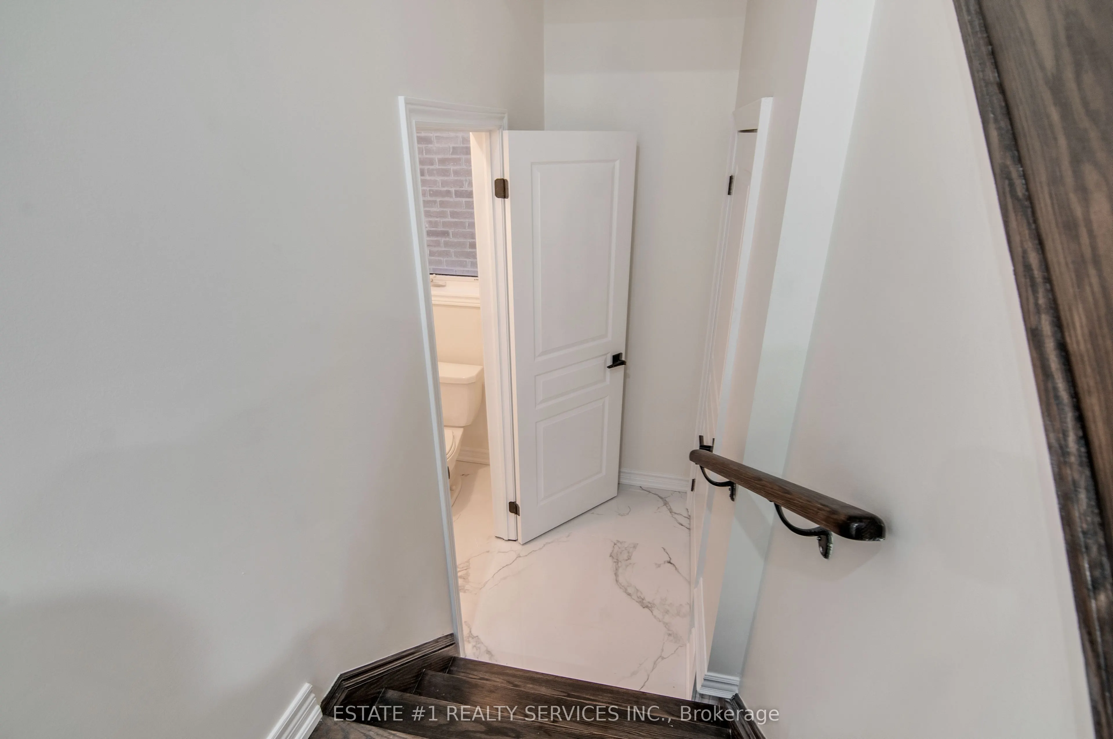 52 Haverstock Crescent