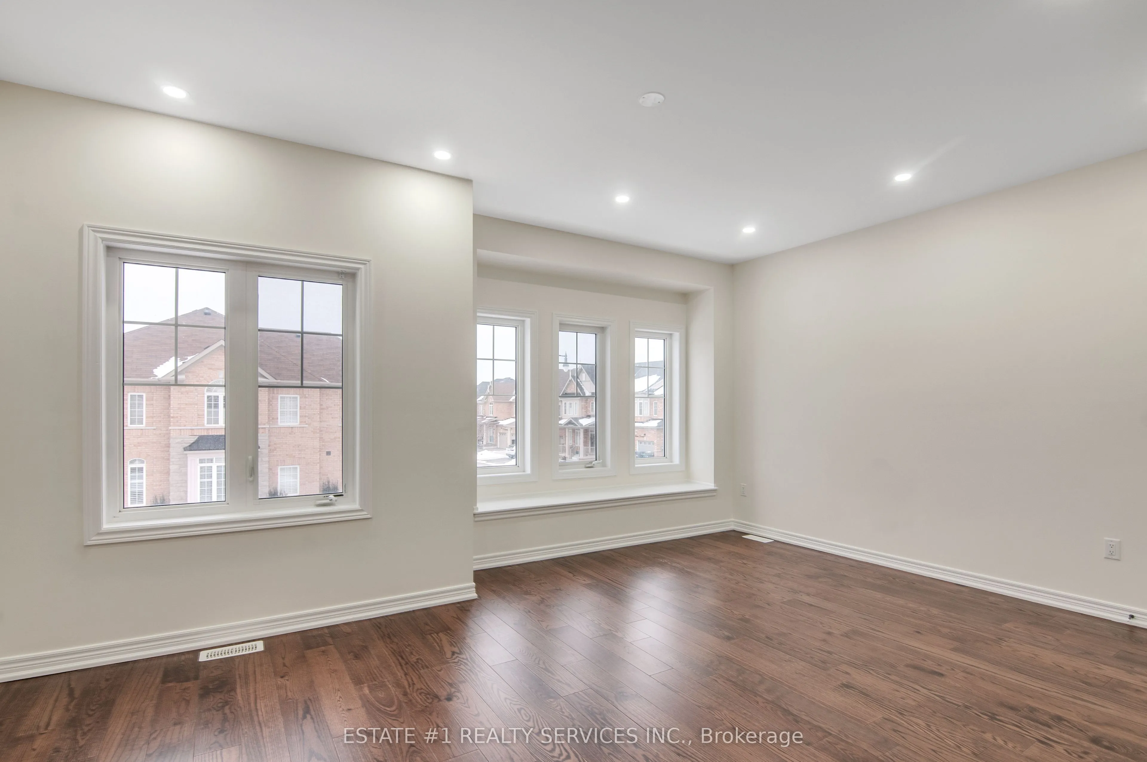 52 Haverstock Crescent