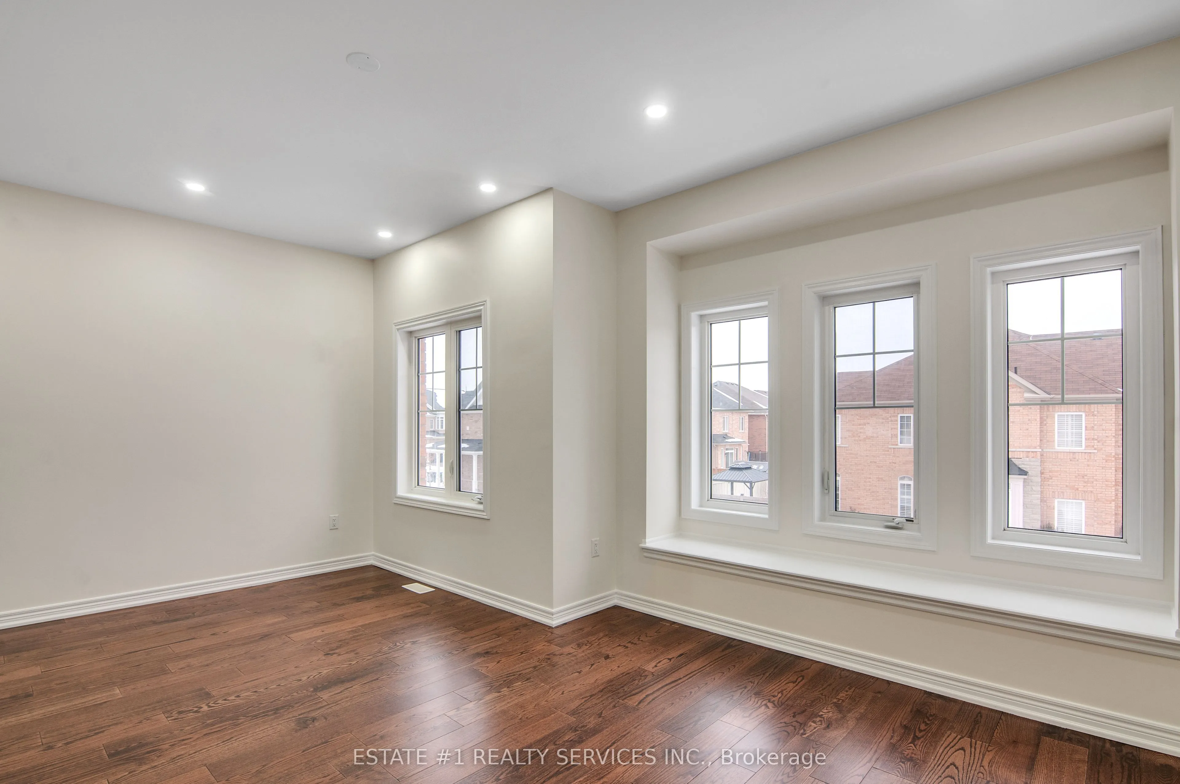 52 Haverstock Crescent