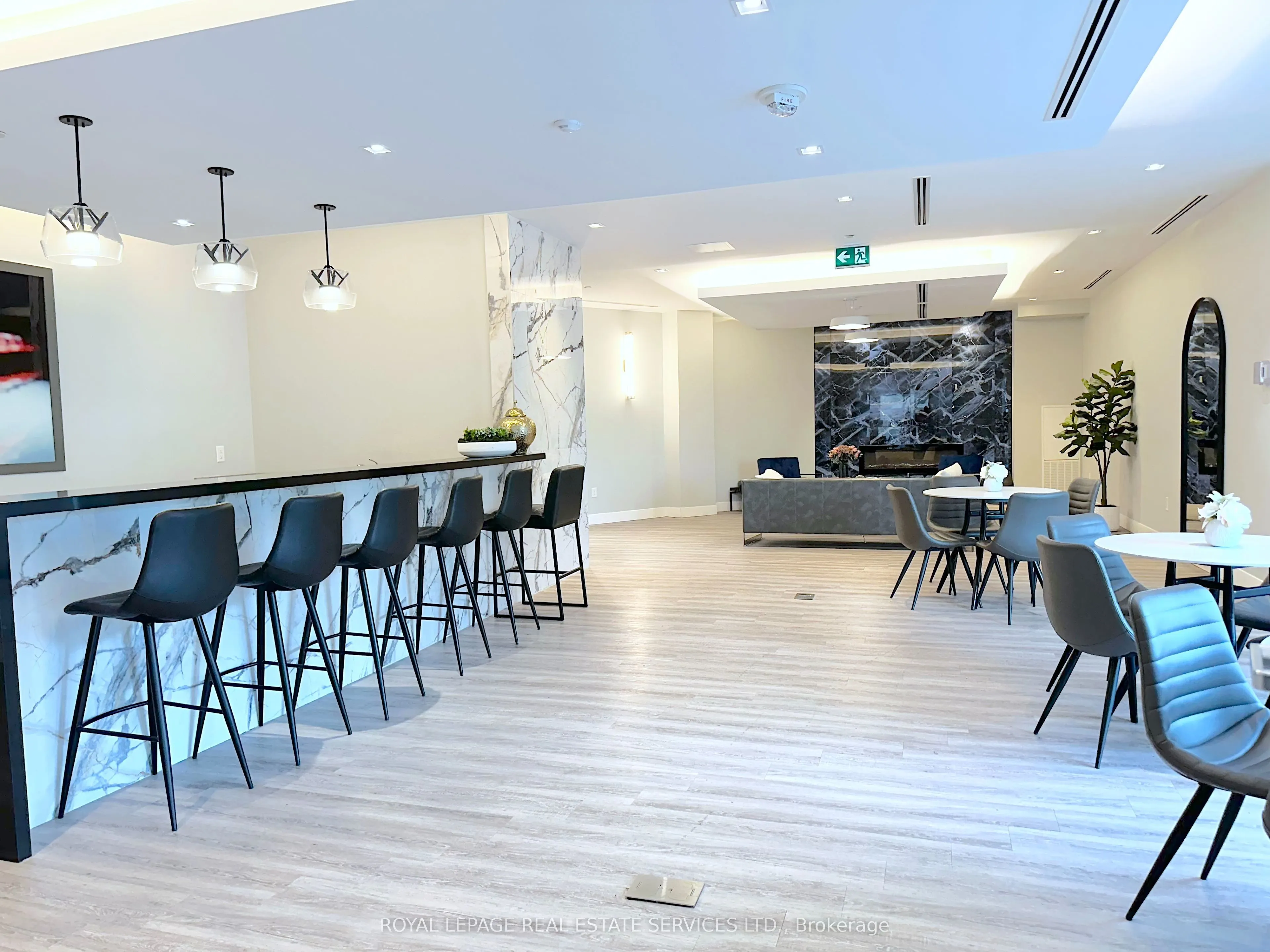 15 Vena Way, #3004