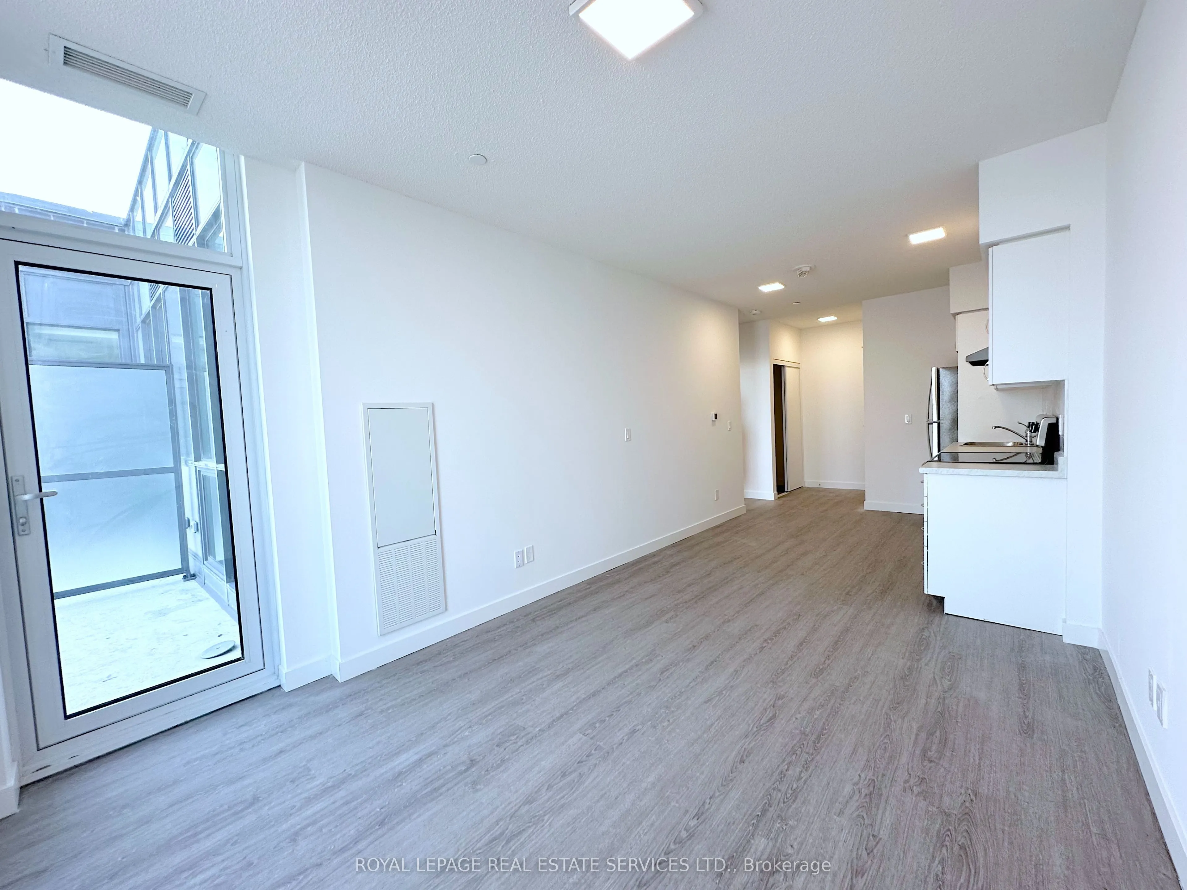 15 Vena Way, #3004