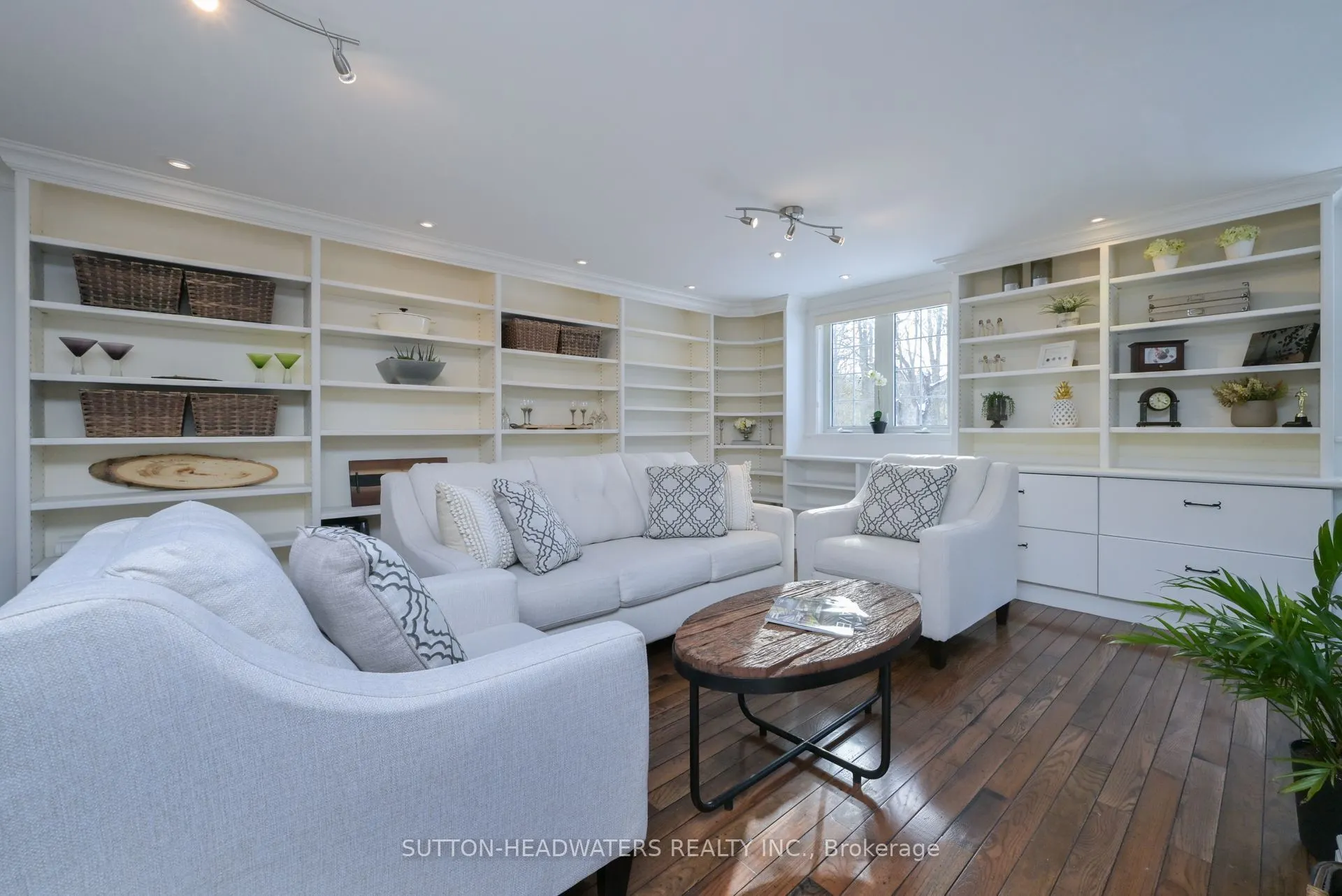 563 River Road