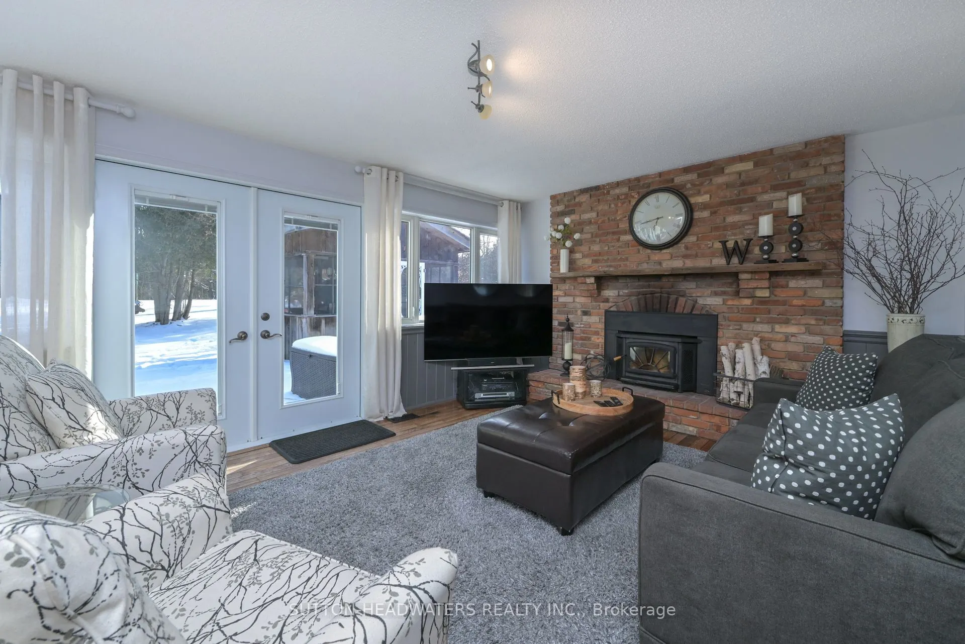 563 River Road
