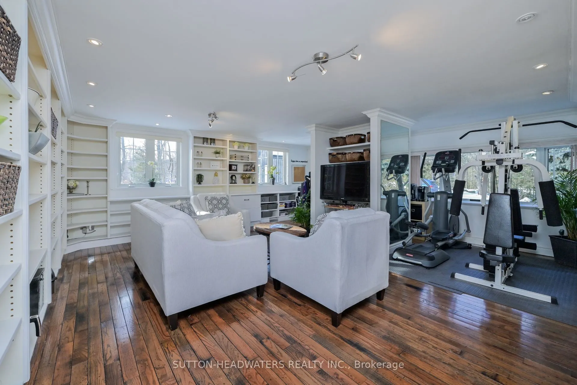 563 River Road