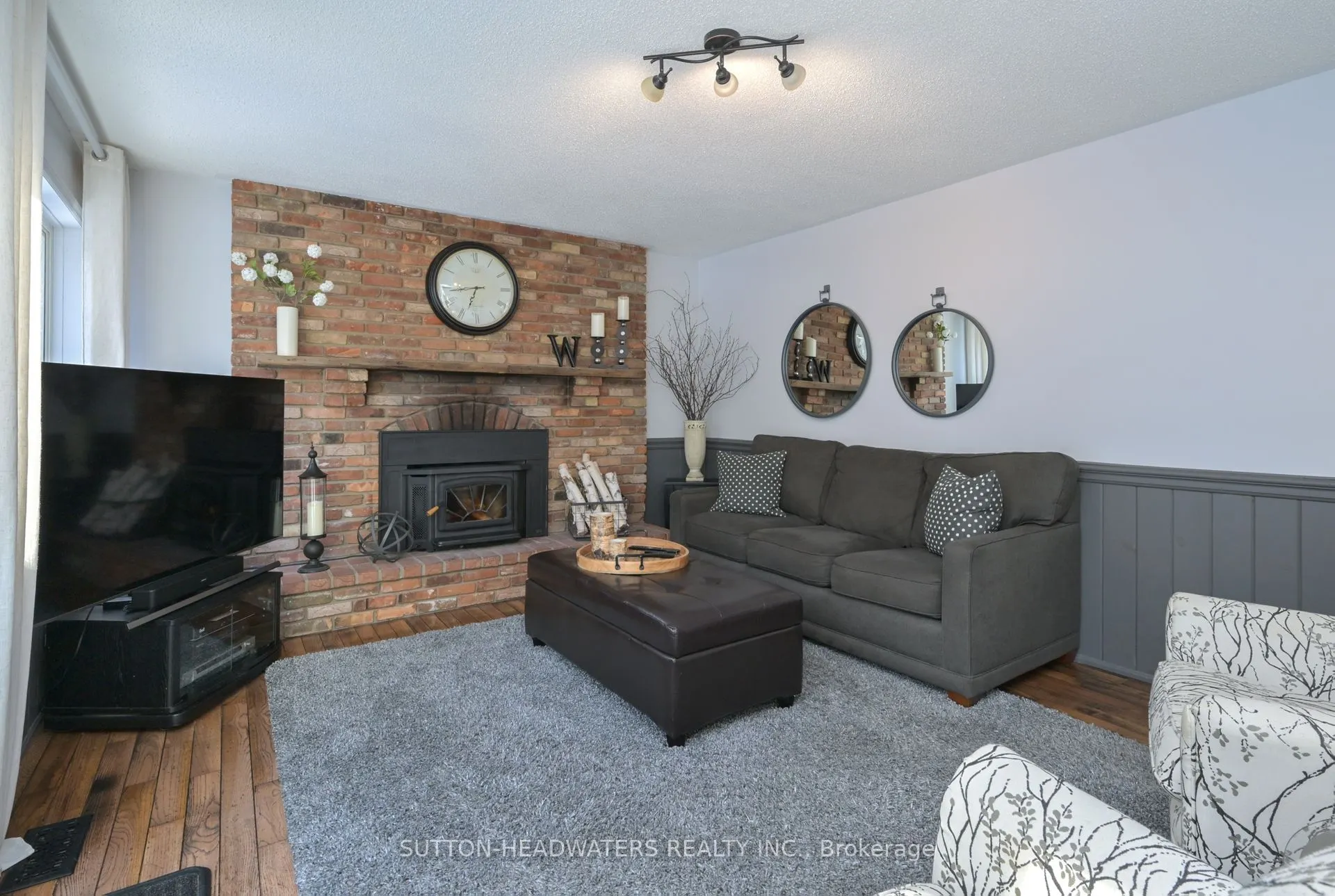 563 River Road