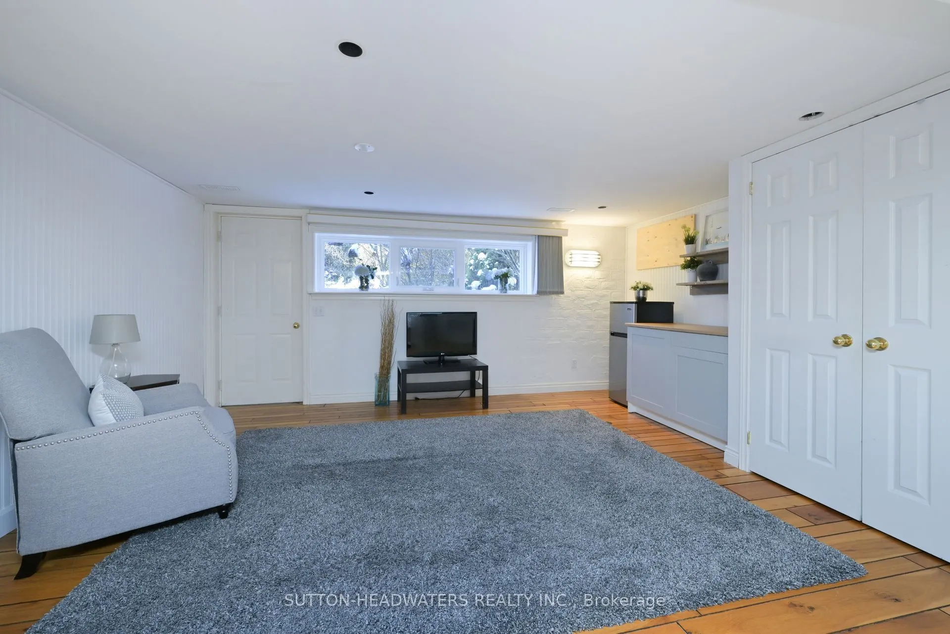 563 River Road