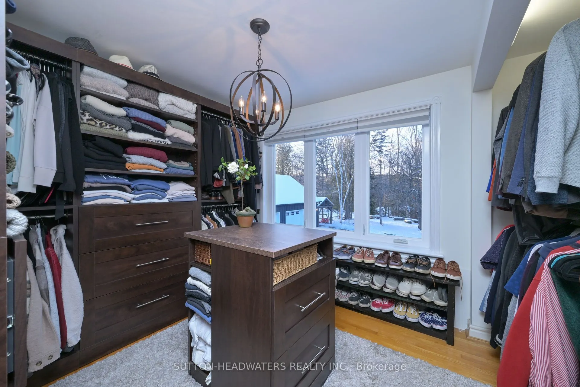 563 River Road