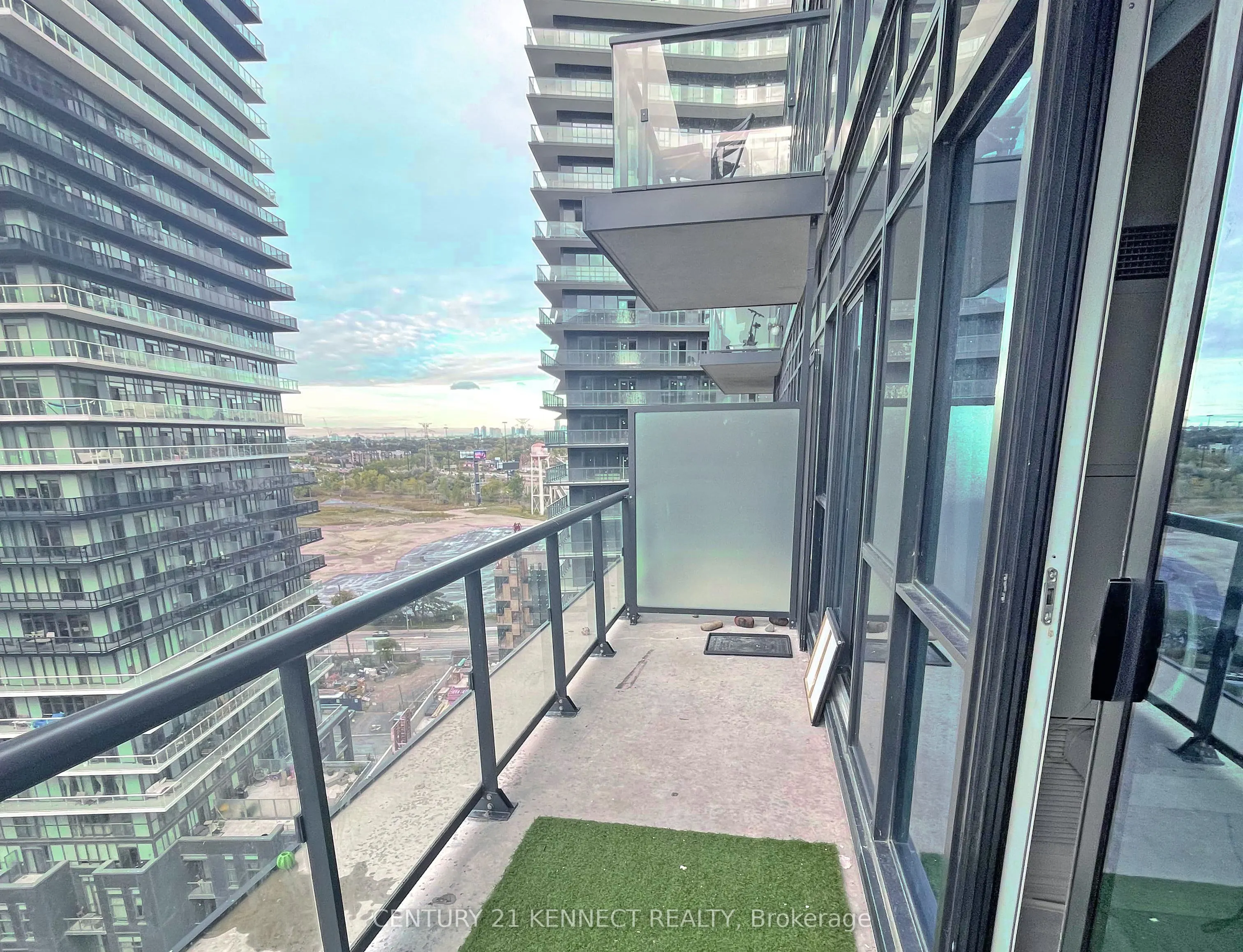 39 Annie Craig Drive #1602