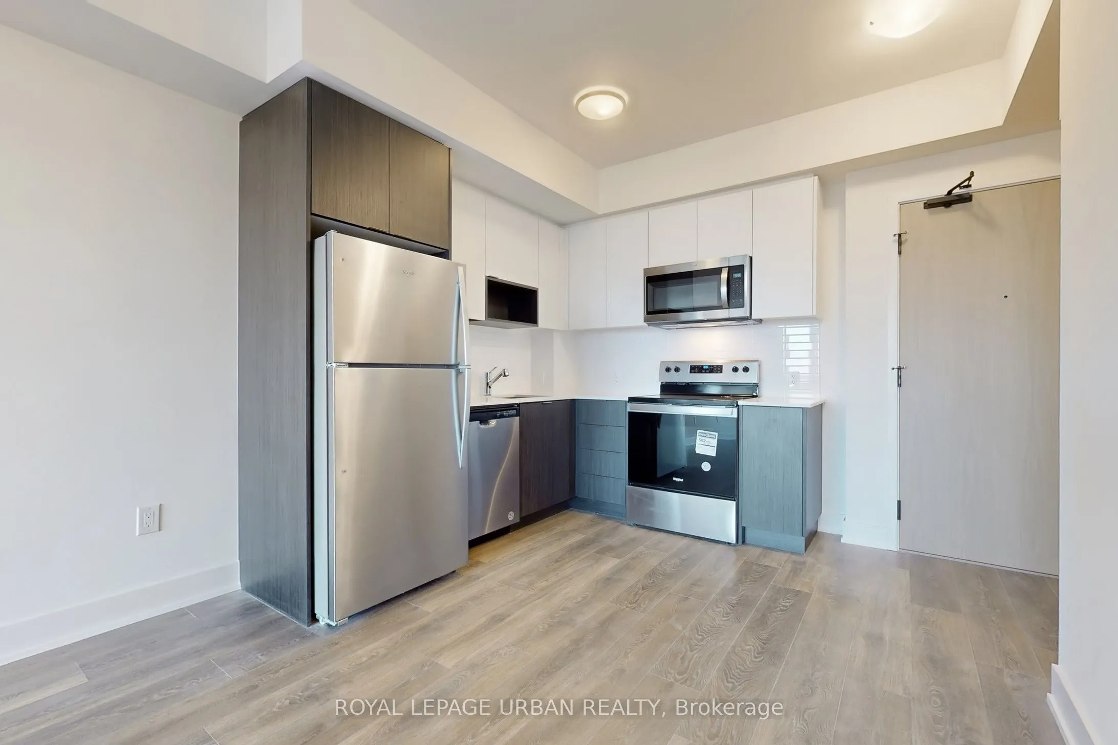 204 Burnhamthorpe Rd E #1108