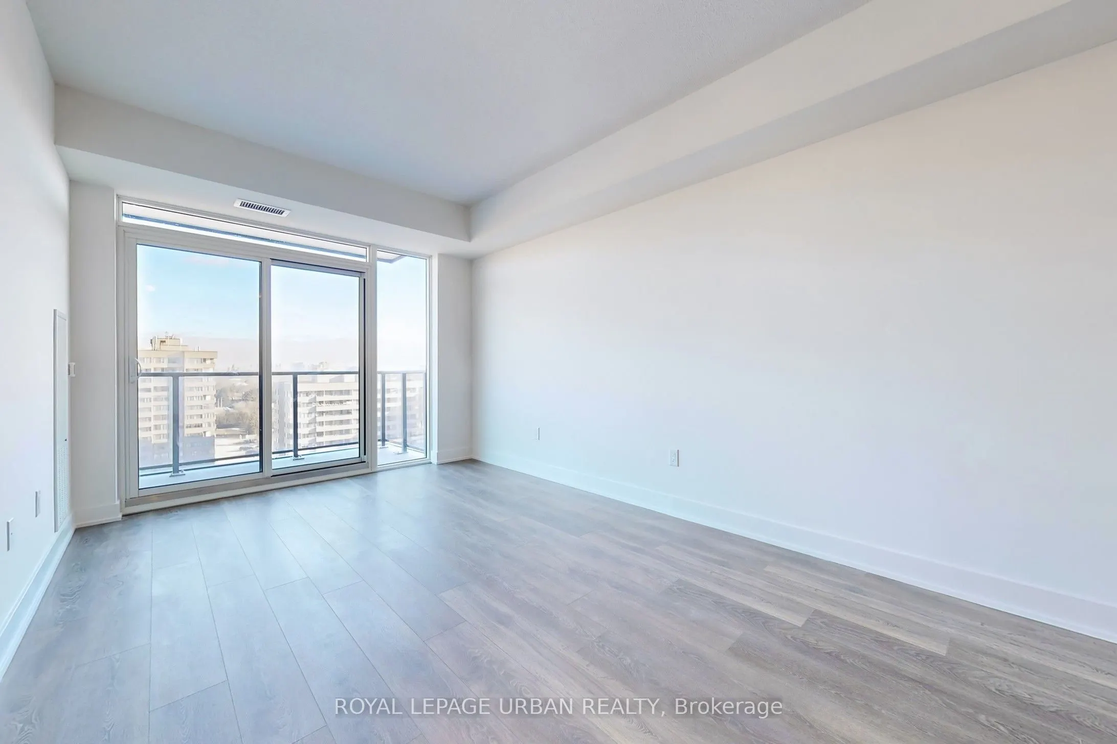 204 Burnhamthorpe Rd E #1108