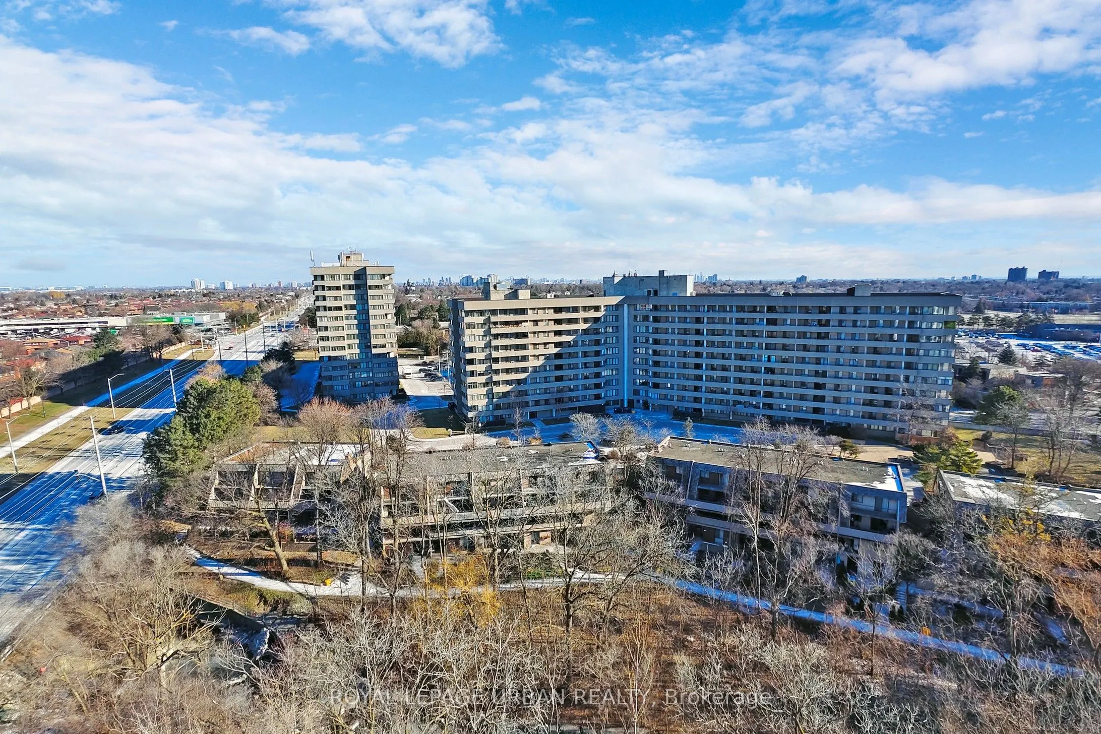 204 Burnhamthorpe Rd E #1108