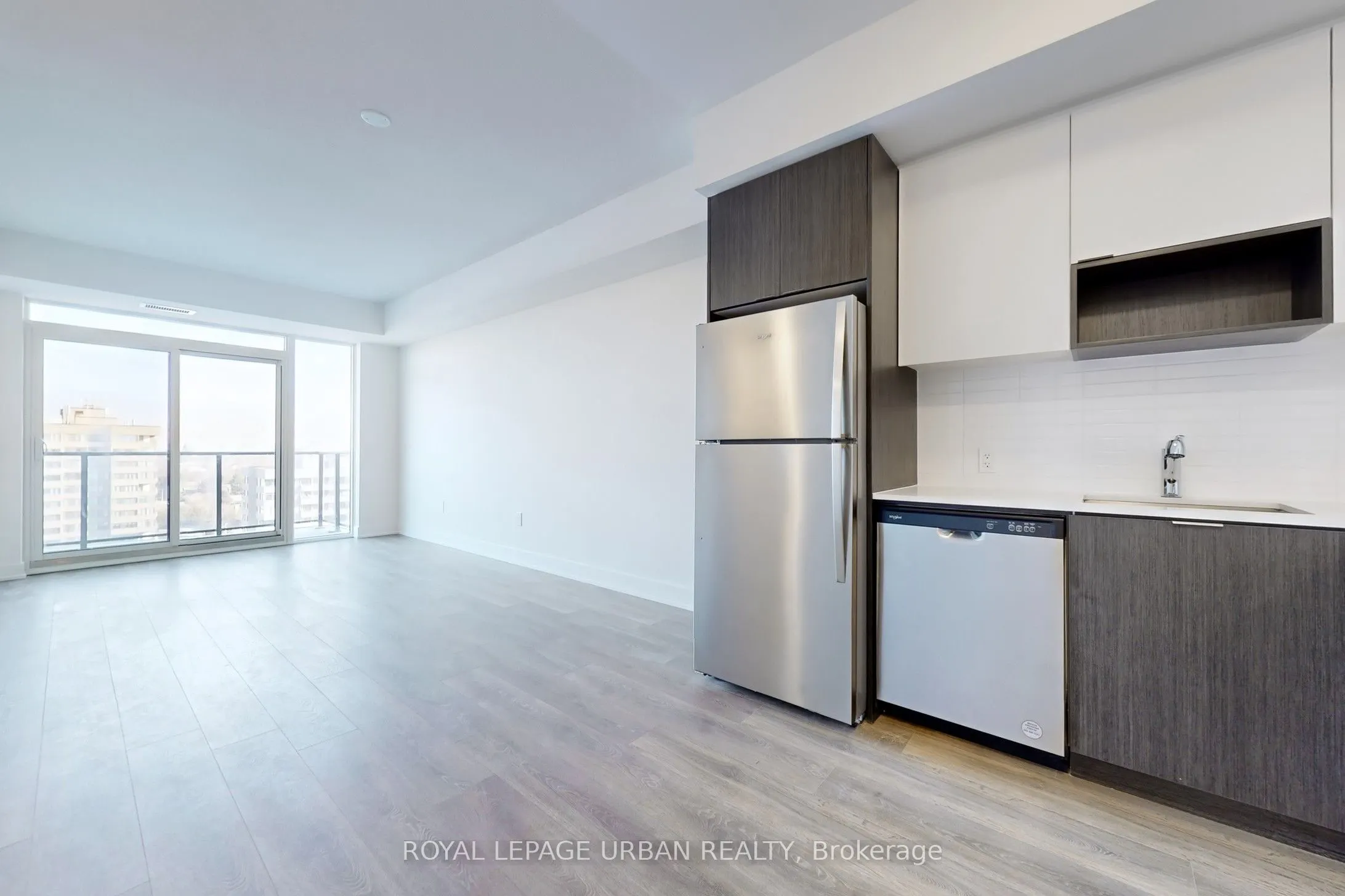 204 Burnhamthorpe Rd E #1108