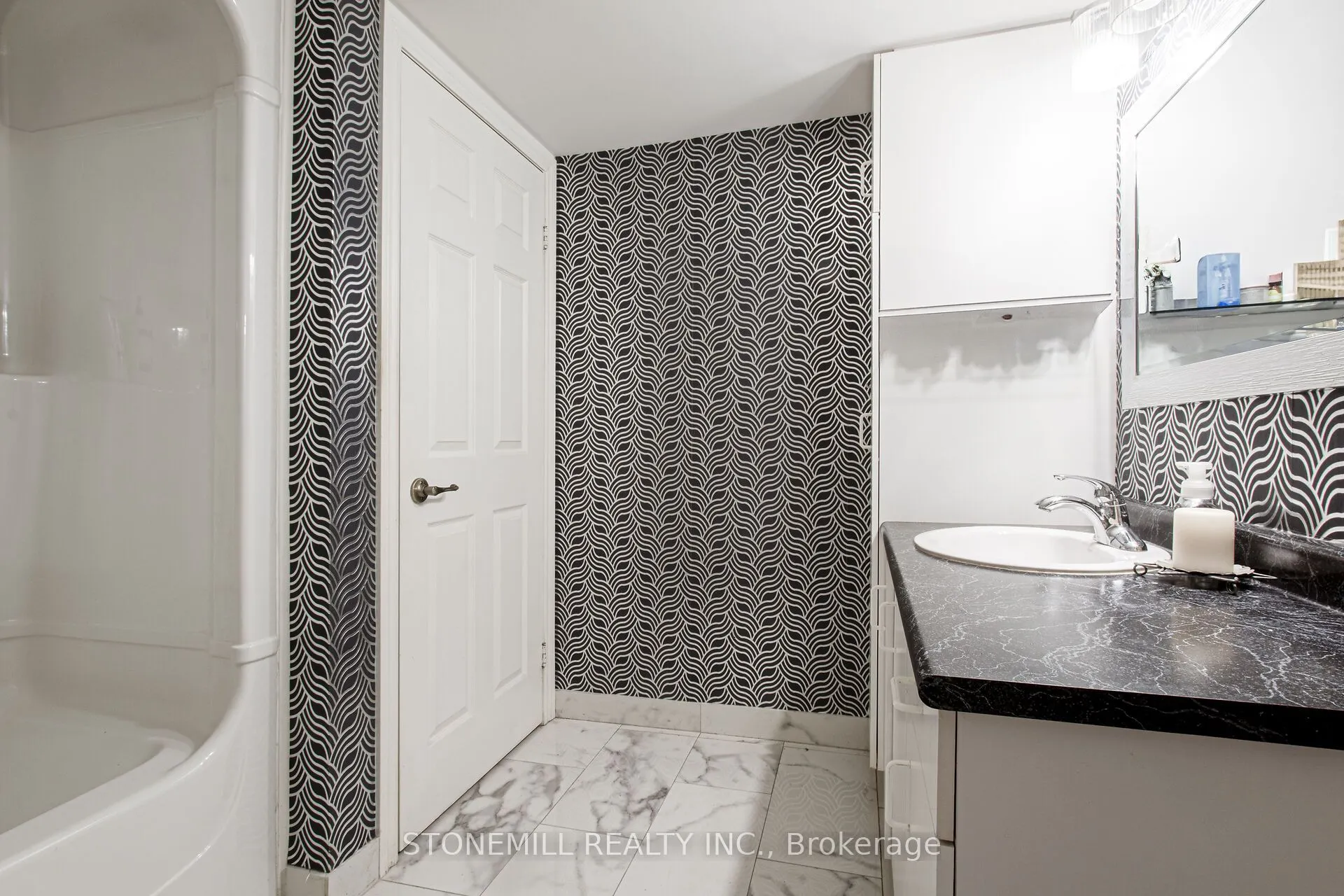 1480 Bishops Gate #207