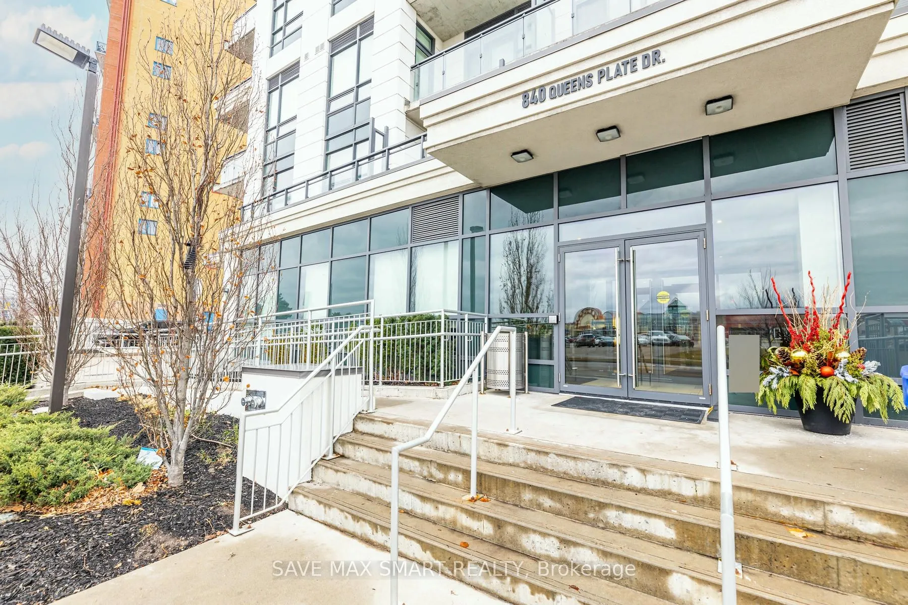 840 Queen's Plate Drive, #1512